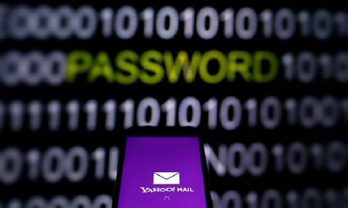 White House says FBI is investigating hack of 1bn Yahoo user accounts 